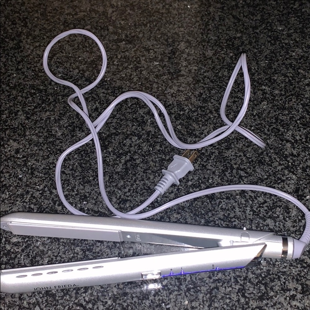 Silver Straightener John Frieda